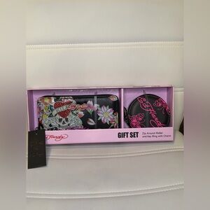 NWT Ed Hardy Rhinestone “Love Kills Slowly” Pink Hearts & Butterflies Wallet Set